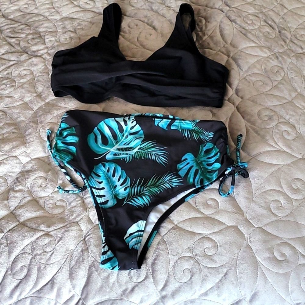 BOUTIQUE 2 PIECE SWIMSUIT